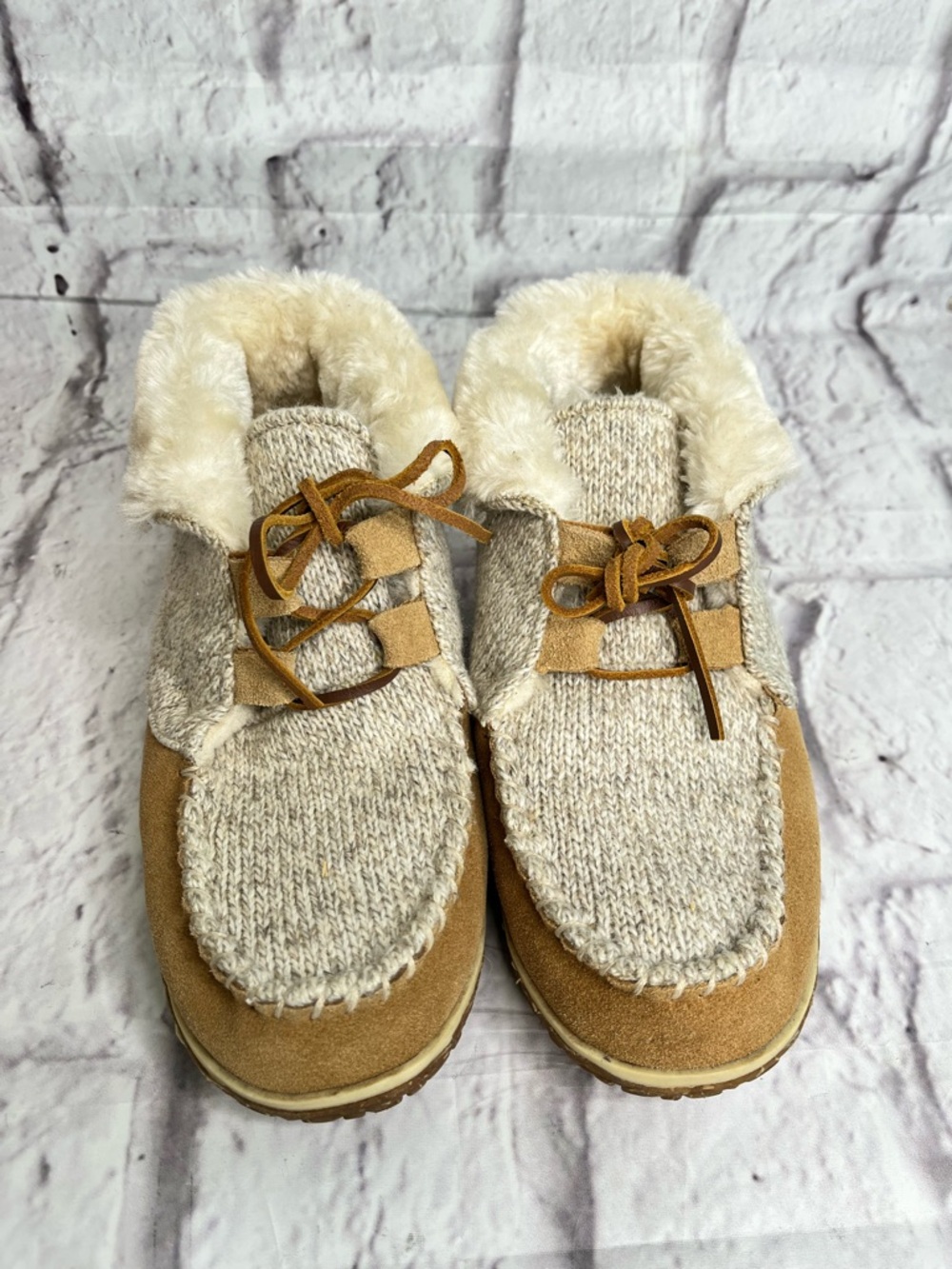 Minnetonka Torrey Bootie moccasin Slipper - Women's size 8M